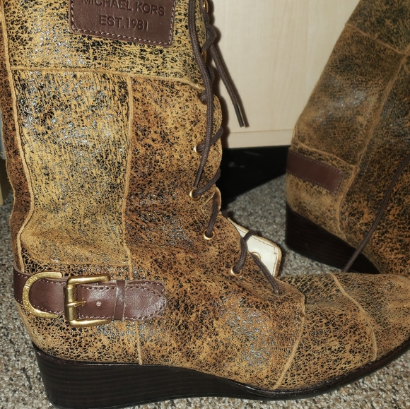 Rustic MK wedge zip boots and matching bag - Picture 2 of 8